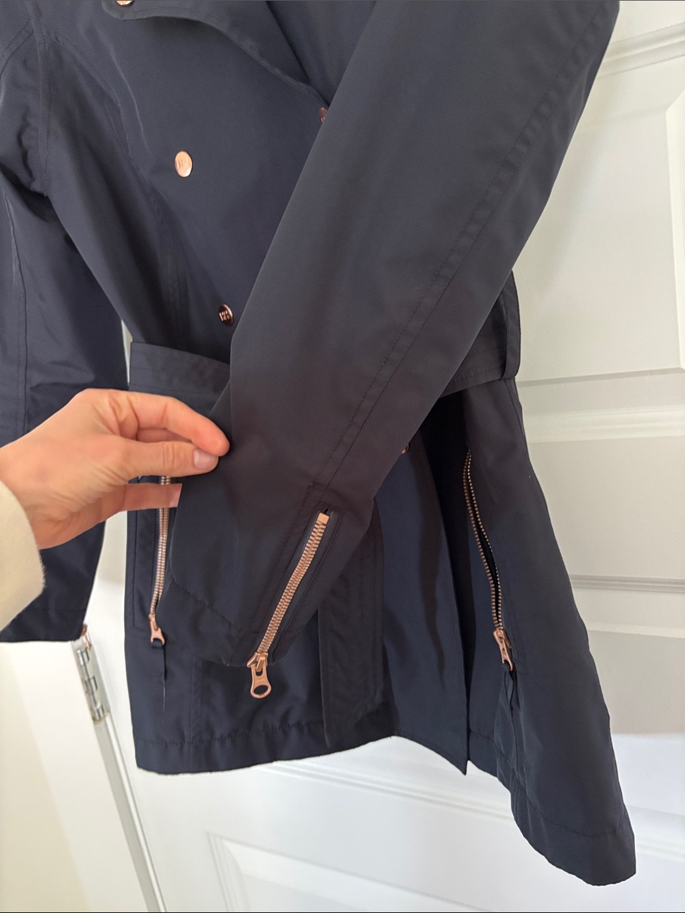 Women’s Helly Hansen Dark Navy Rain Trench Coat with Rose-Gold Accents. Size S - Picture 5 of 12